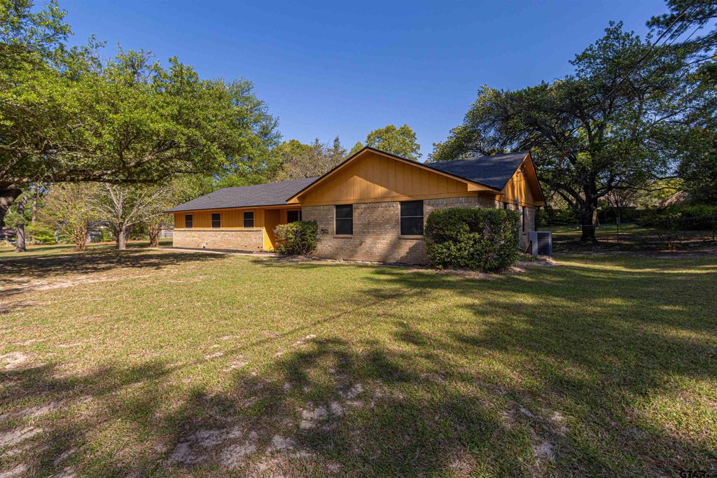 13538 County Road 4178, Lindale, TX 75771