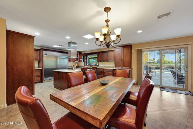 10113 W Willowcreek Circle, Sun City, AZ 85373