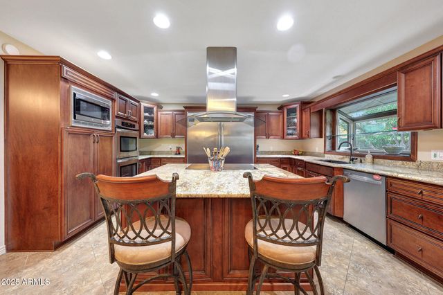 10113 W Willowcreek Circle, Sun City, AZ 85373