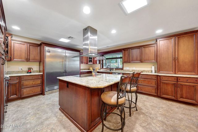 10113 W Willowcreek Circle, Sun City, AZ 85373