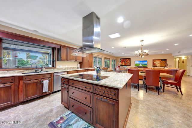 10113 W Willowcreek Circle, Sun City, AZ 85373