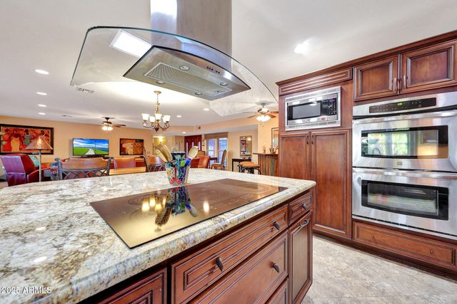 10113 W Willowcreek Circle, Sun City, AZ 85373