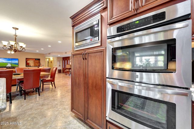 10113 W Willowcreek Circle, Sun City, AZ 85373