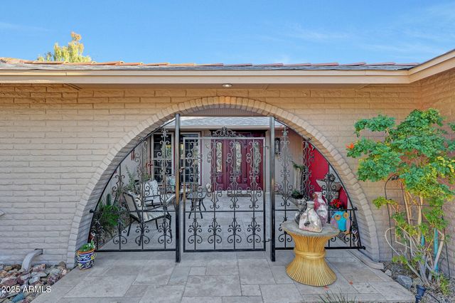 10113 W Willowcreek Circle, Sun City, AZ 85373