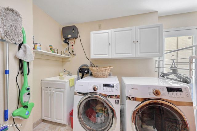 10113 W Willowcreek Circle, Sun City, AZ 85373