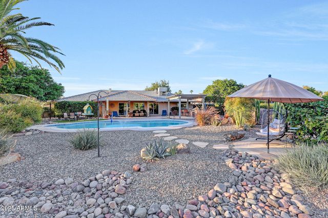 10113 W Willowcreek Circle, Sun City, AZ 85373