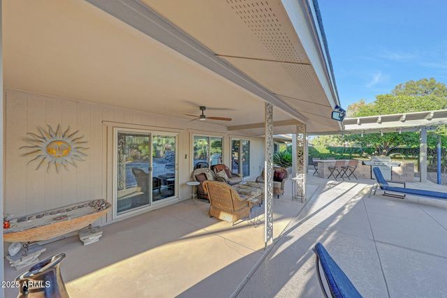 10113 W Willowcreek Circle, Sun City, AZ 85373