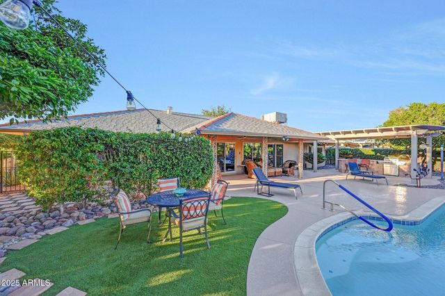 10113 W Willowcreek Circle, Sun City, AZ 85373