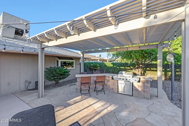 10113 W Willowcreek Circle, Sun City, AZ 85373