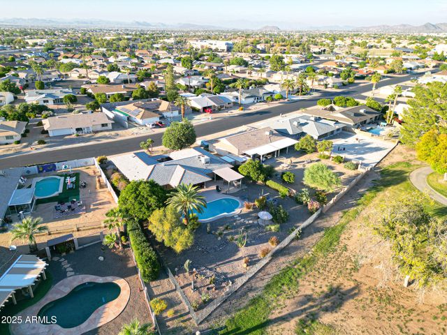 10113 W Willowcreek Circle, Sun City, AZ 85373