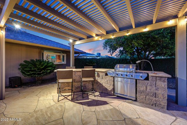 10113 W Willowcreek Circle, Sun City, AZ 85373