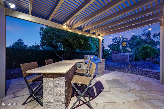 10113 W Willowcreek Circle, Sun City, AZ 85373