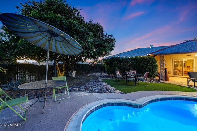 10113 W Willowcreek Circle, Sun City, AZ 85373