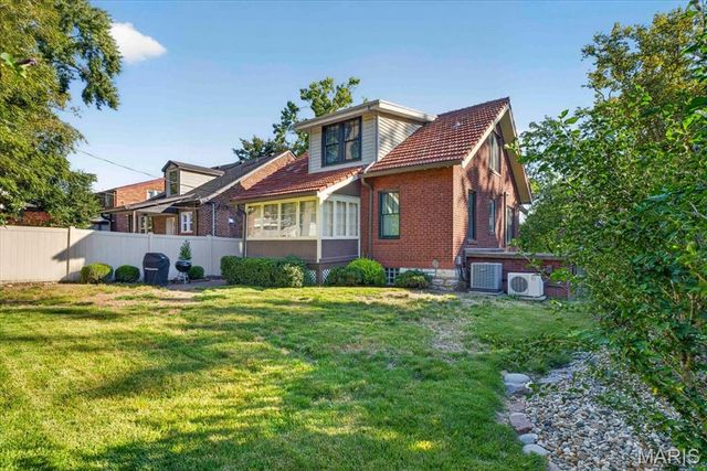 1071 Midland Boulevard, St Louis, MO 63130