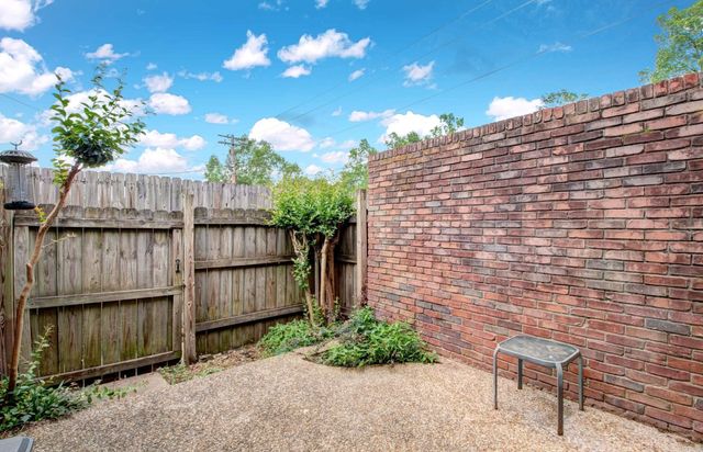 601 Brookside Drive, Apt 8, Little Rock, AR 72205