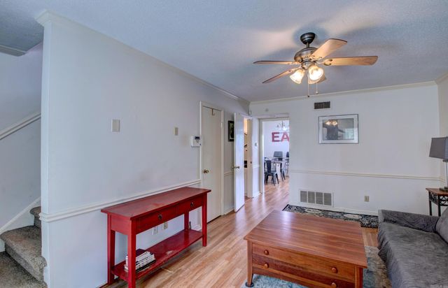 601 Brookside Drive, Apt 8, Little Rock, AR 72205