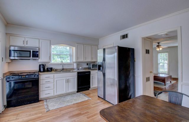 601 Brookside Drive, Apt 8, Little Rock, AR 72205