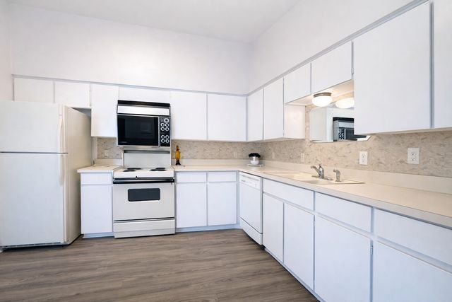 10416 High Hollows Drive 233, Dallas, TX 75230