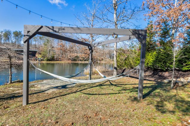 19 Lillypad Ln, Tracy City, TN 37387