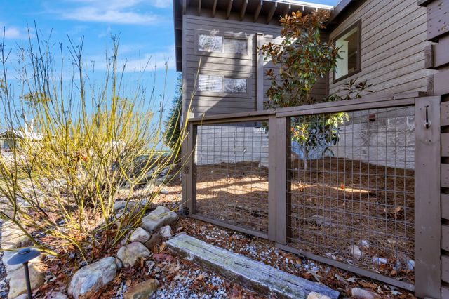 19 Lillypad Ln, Tracy City, TN 37387