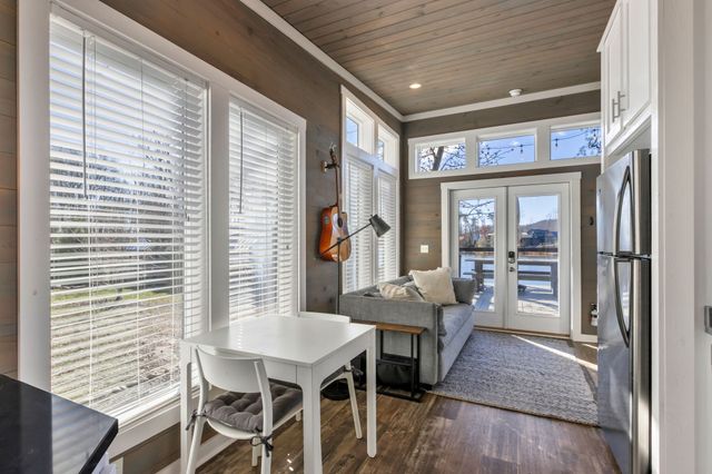 19 Lillypad Ln, Tracy City, TN 37387