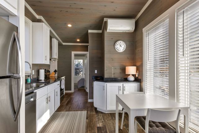 19 Lillypad Ln, Tracy City, TN 37387