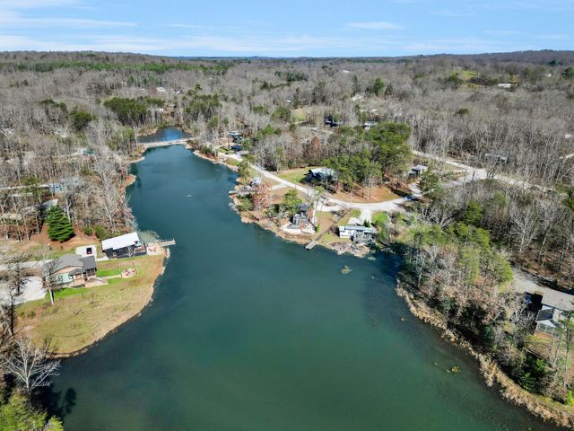 19 Lillypad Ln, Tracy City, TN 37387