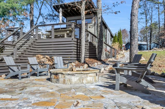 19 Lillypad Ln, Tracy City, TN 37387