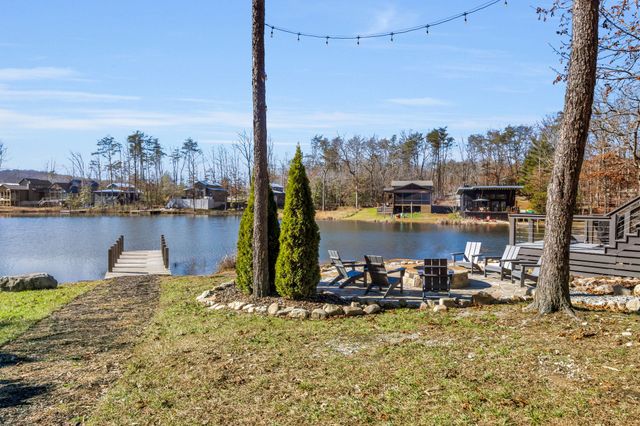 19 Lillypad Ln, Tracy City, TN 37387