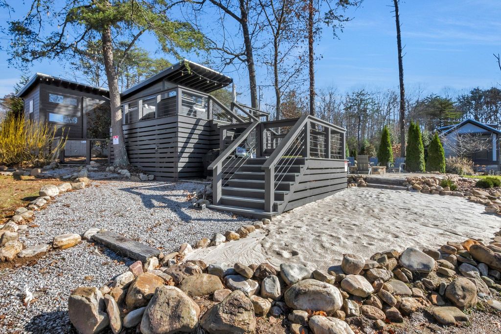 19 Lillypad Ln, Tracy City, TN 37387