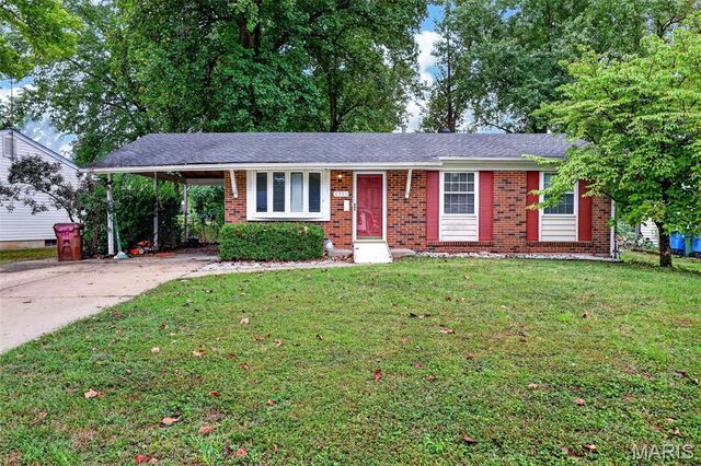 2715 Kelsey Court, St Charles, MO 63301