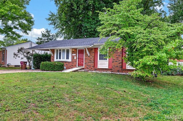 2715 Kelsey Court, St Charles, MO 63301