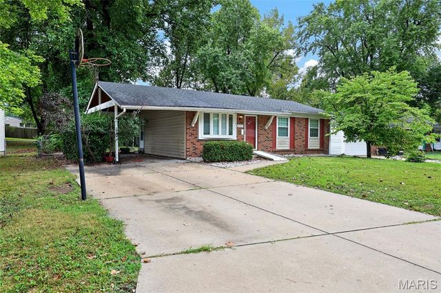 2715 Kelsey Court, St Charles, MO 63301