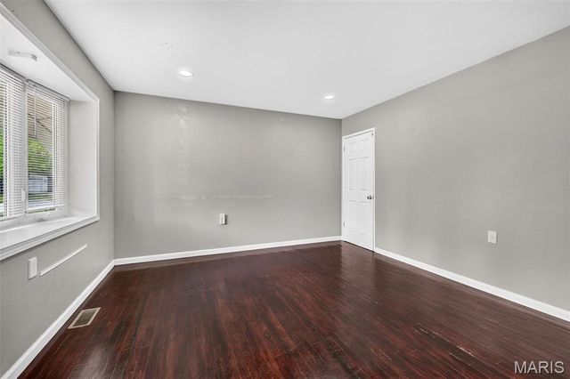 2715 Kelsey Court, St Charles, MO 63301