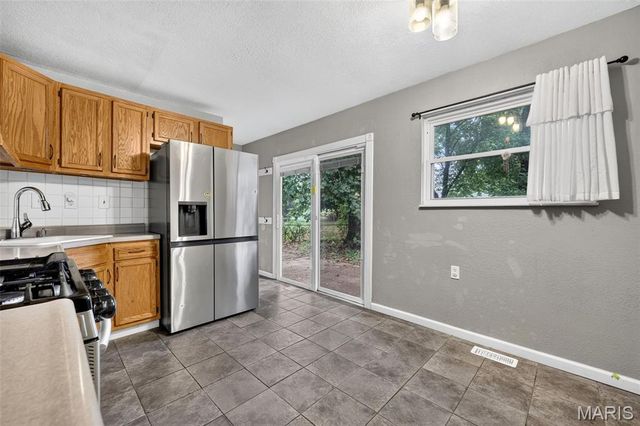 2715 Kelsey Court, St Charles, MO 63301
