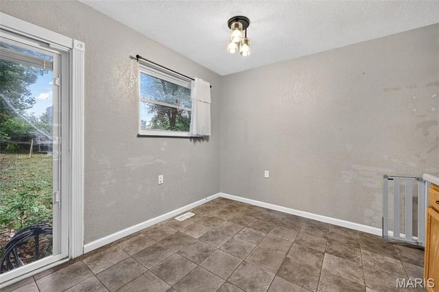 2715 Kelsey Court, St Charles, MO 63301