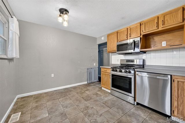 2715 Kelsey Court, St Charles, MO 63301