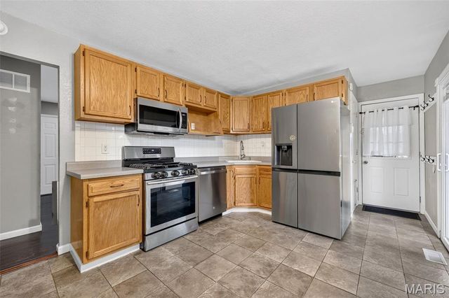 2715 Kelsey Court, St Charles, MO 63301