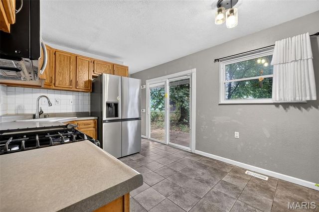 2715 Kelsey Court, St Charles, MO 63301