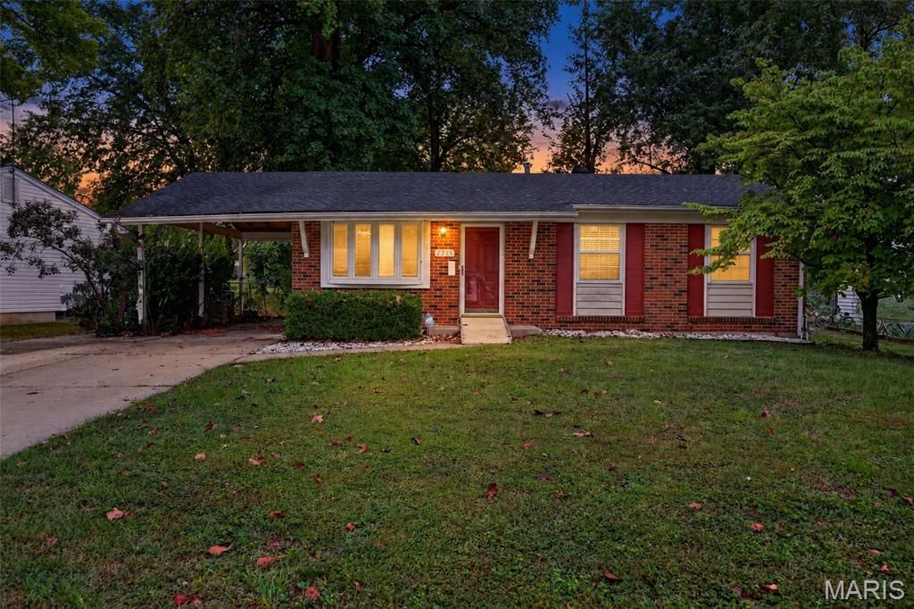 2715 Kelsey Court, St Charles, MO 63301