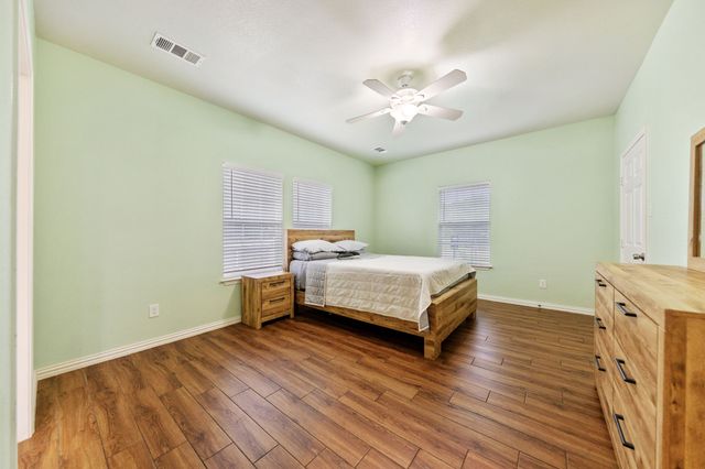 2410 Carleta Street, Dallas, TX 75253