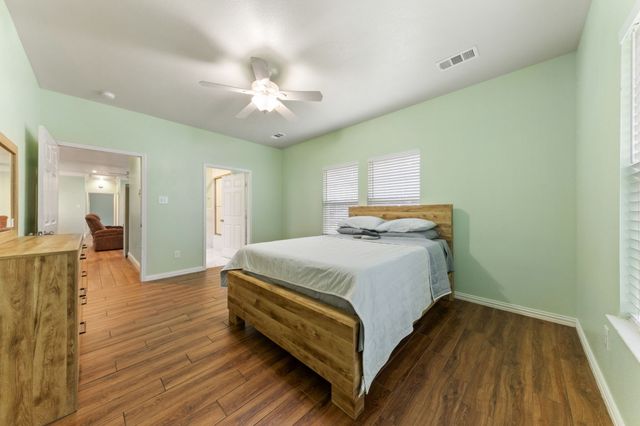 2410 Carleta Street, Dallas, TX 75253