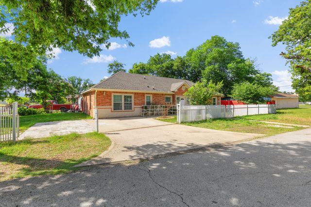 2410 Carleta Street, Dallas, TX 75253