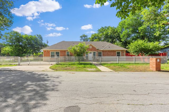2410 Carleta Street, Dallas, TX 75253
