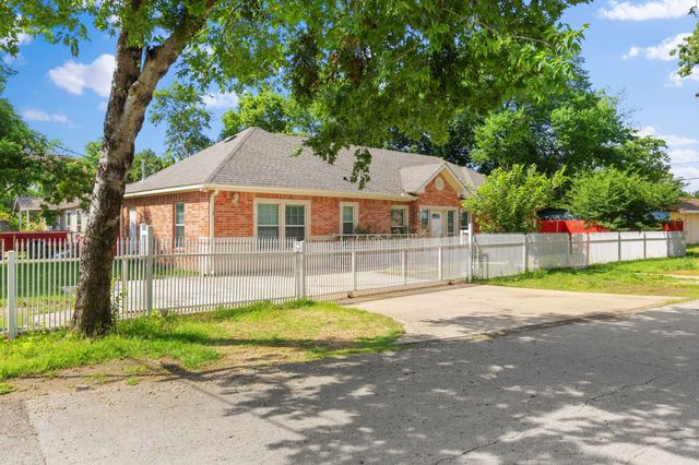 2410 Carleta Street, Dallas, TX 75253