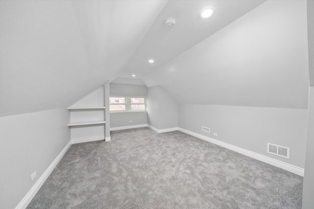 5237 S Long Avenue, Chicago, IL 60638