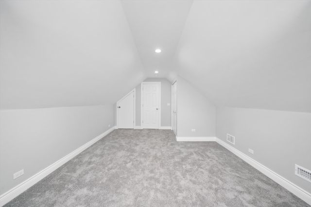 5237 S Long Avenue, Chicago, IL 60638
