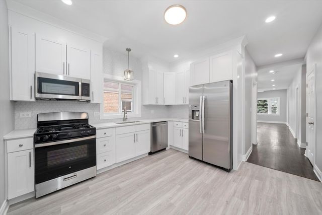 5237 S Long Avenue, Chicago, IL 60638