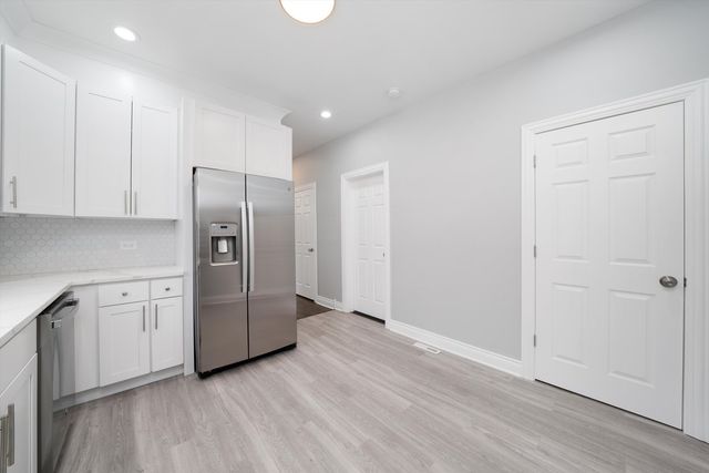 5237 S Long Avenue, Chicago, IL 60638