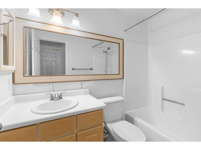 9455 Sw 146TH Ter D2, Beaverton, OR 97007